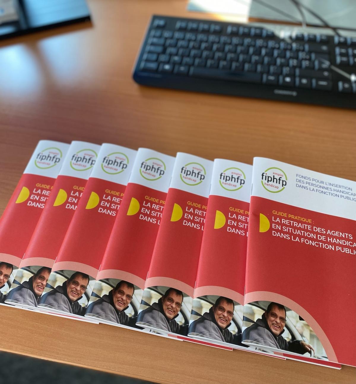 Photo des guides de la retraite du FIPHFP