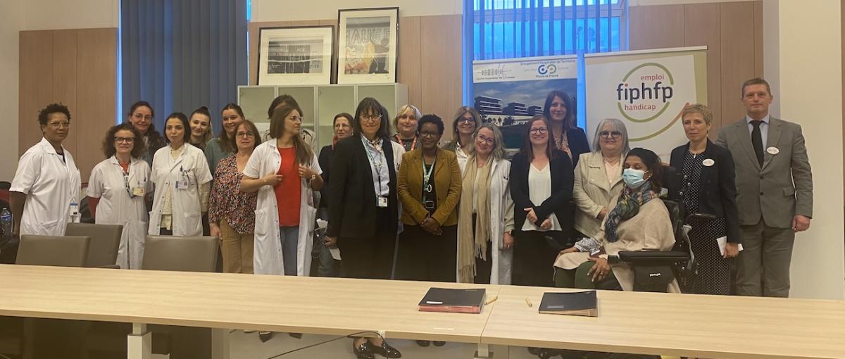Ensemble des personnes présentes, le mercredi 23 avril, à l'occasion de la signature de convention entre le FIPHFP et le centre hospitalier de Gonesse